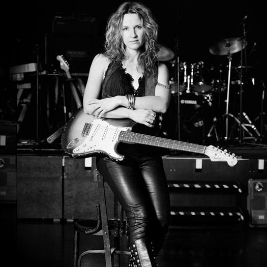 Ana Popovic at Middle Ages Beer Hall
