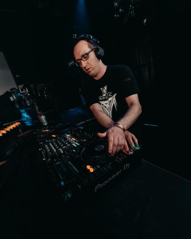 DJ Maniac