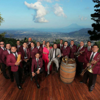 Orquesta Internacional Hermanos Flores at Hotel Vegas
