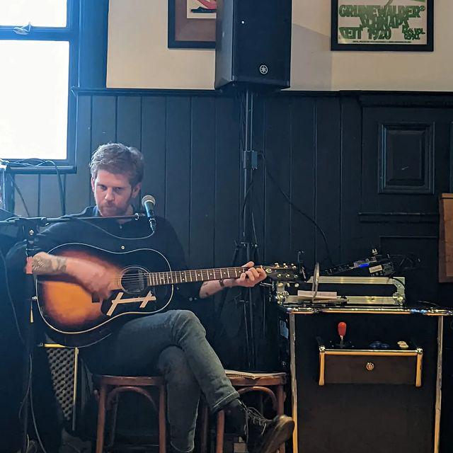 Mike Nisbet at The Folklore Rooms