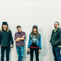 Sarah Shook & The Disarmers at L''Escogriffe Bar Spectacle